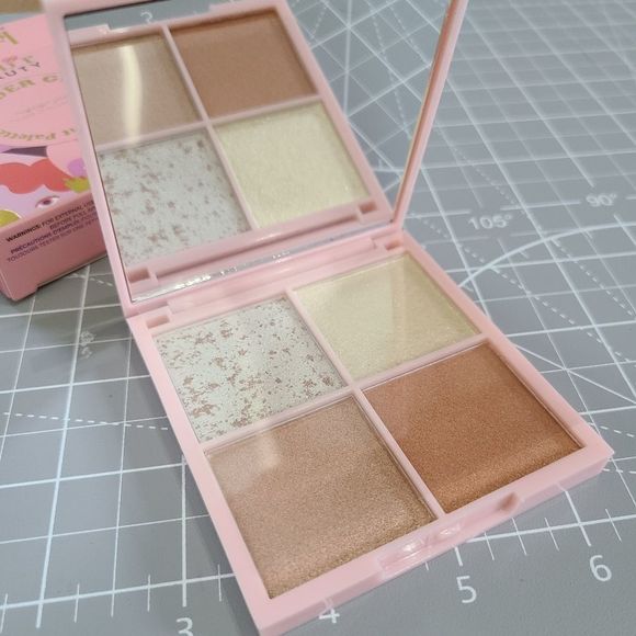 KNDR BEAUTY Kinder Glow Highlight Palette - Picture 5 of 6